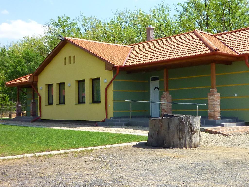 Hotel Farkasverem Vendeghaz Nyírtura Exteriér fotografie